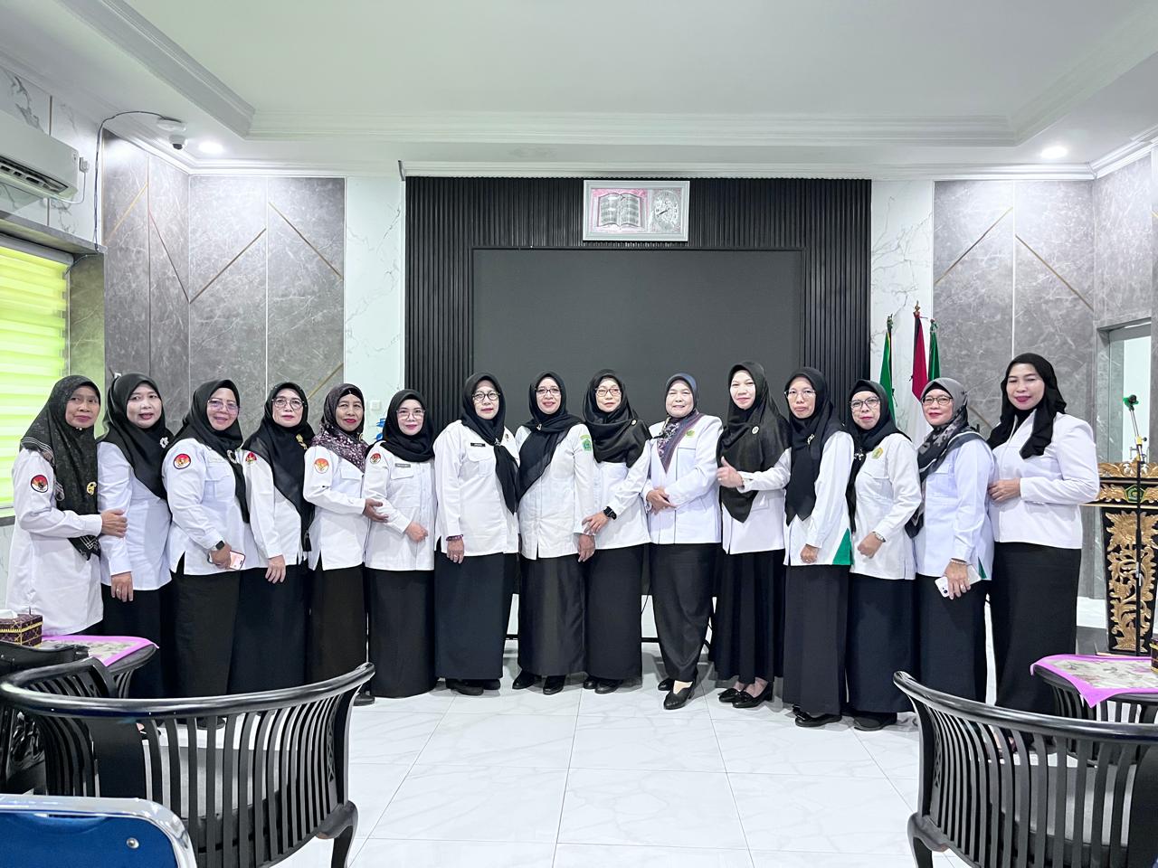 Dedeh Haryati Ikuti Rakor dan Evaluasi Kepala Madrasah se-Sumsel